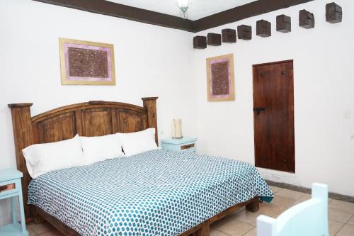 HOTEL BACANTES Room Type - Standard King Room