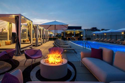 346476886 YOTEL Washington DC