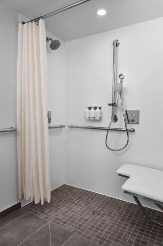 346476896 YOTEL Washington DC