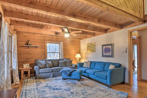 Cozy Alpine Lake Cabin with Pool and Lake Access! in Terra Alta, USA