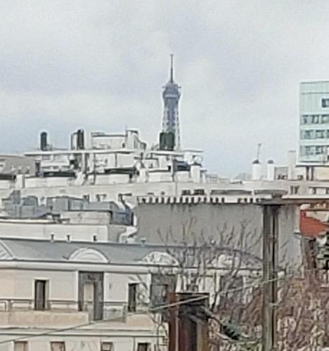 2 rooms flat Clichy Levallois - image 6