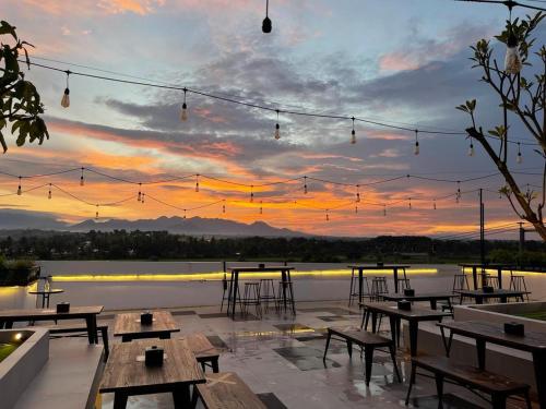 กาโลกา แอร์พอร์ต โฮเต็ล (Kaloka Airport Hotel) in ซัมบาวา