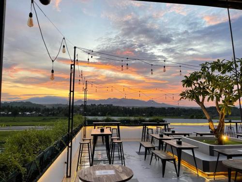 กาโลกา แอร์พอร์ต โฮเต็ล (Kaloka Airport Hotel) in ซัมบาวา