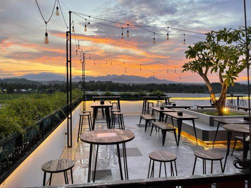 กาโลกา แอร์พอร์ต โฮเต็ล (Kaloka Airport Hotel) in ซัมบาวา