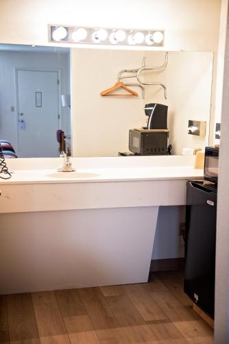 Standard Double Room image 10