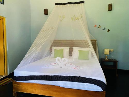 Deluxe Double Room image 9