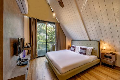 SaffronStays Hillside Harriers - 4 A-frame cottages near Tiger Point Lonavala with balconies and bat in Atvan