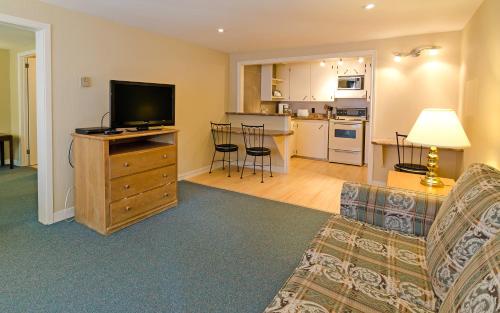 Kitchen, Coastal Inn - Kingfisher in Digby (NS)