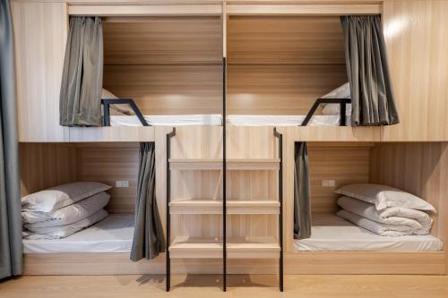 Bed in 8-Bed Male Dormitory Room image 4