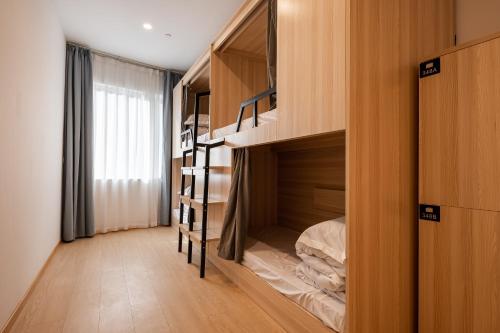 Bed in 8-Bed Female Dormitory Room image 2