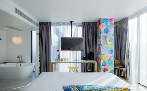 room detail thumbnail 1