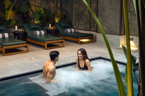 Savoy Beach Hotel - image 13