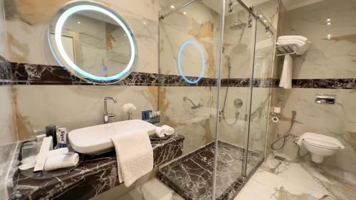 The Palace Hotel - Adults Only Room Type - Queen Suite