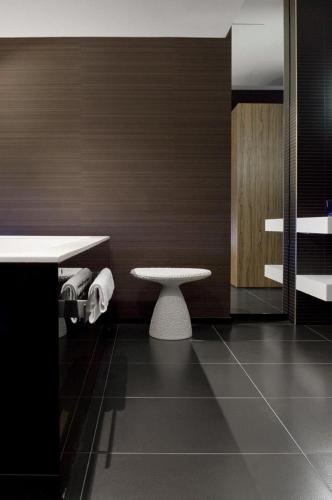 Carbon Hotel - image 6