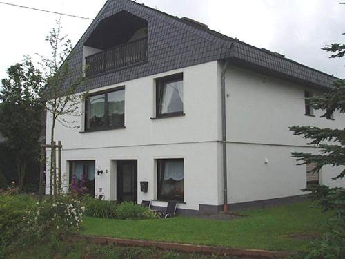 Nice holiday apartment in Oberstadtfeld with garden