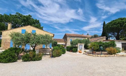 Entree, Logis Hotel La Bastide Saint Bach in Suze La Rousse