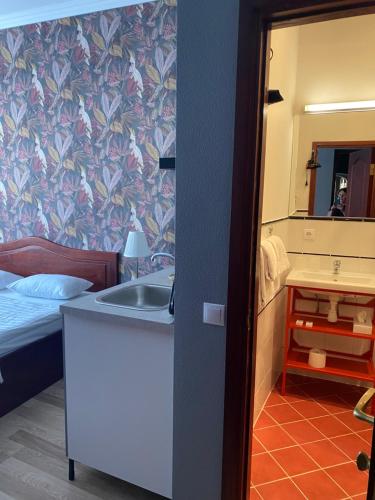 Hotel Kert FREE PARKING - 샤워실