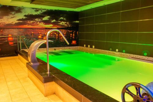 Gyógyfürdő, Hotel Spa QH Centro Leon in Leon Városközpont