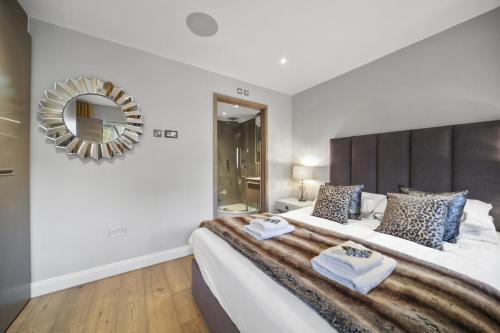 Lux 2 & 3 Bed Apartments in Camden Town FREE WIFI by City Stay Aparts London, Londýn