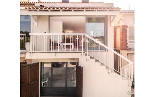 Three-Bedroom House image 4