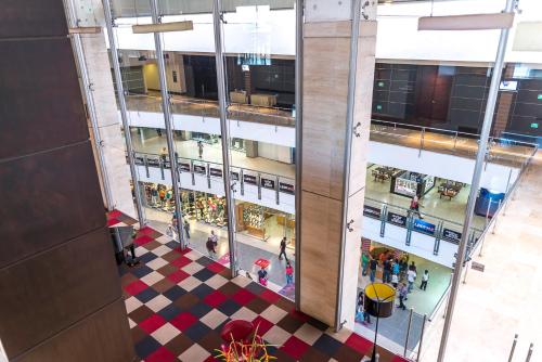 Hotel Trinitarias Suites near Jacinto Lara International Airport