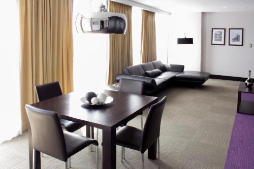 Hotel Trinitarias Suites near Jacinto Lara International Airport