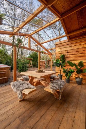  zen-Bungalow NO 3 met sauna en hottub in Rheezerveen