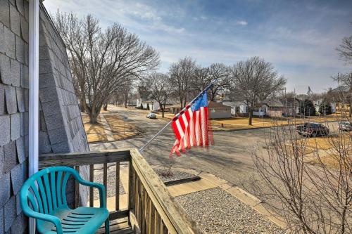 Akron Apartment w/ Balcony - Hunting Nearby! in Vermilion