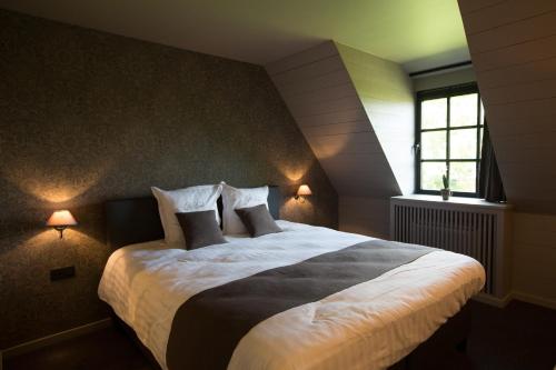 德利瑟瓦尔酒店 德利瑟瓦尔酒店