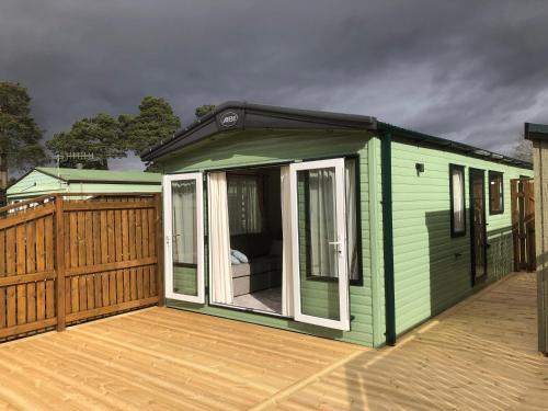 Luxury 2 bedroom caravan in stunning location