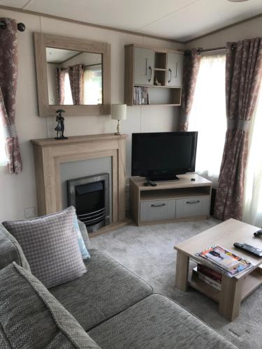 Luxury 2 bedroom caravan in stunning location