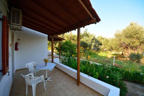 منظر, Studios Calvinos in Kampos Marathokampou