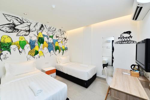 room detail thumbnail 1