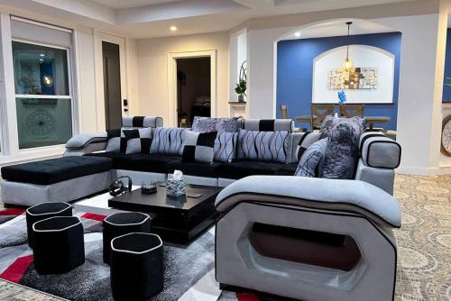 Luxury Spanish Style Getaway in Houston, USA