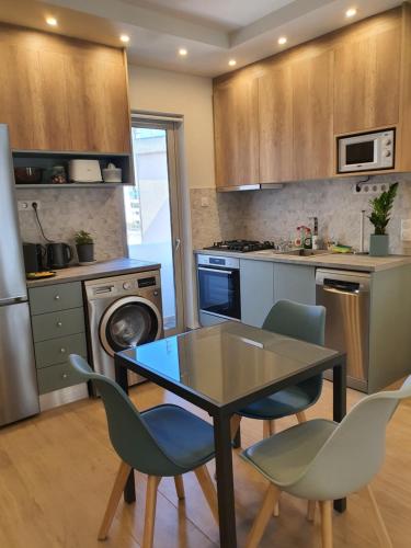 Tony's suite with parking, Athens (photo 6)