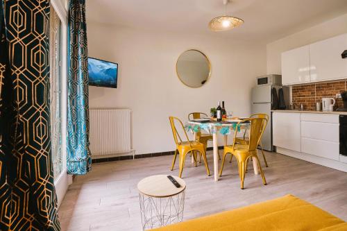 Tout confort ! Climatisation, Centre-ville, Parking, Terrasse, WiFi, Netflix 3