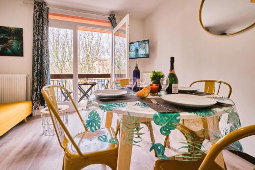 Tout confort ! Climatisation, Centre-ville, Parking, Terrasse, WiFi, Netflix, Carcassonne (foto 6)