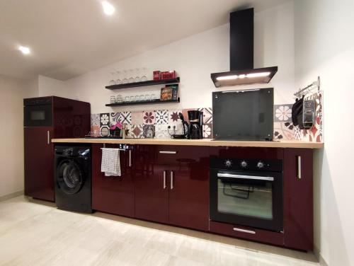 Kitchen, Chaleureux appartement a deux pas du centre-ville de Castillon, de la Dordogne et proche Saint-Emili in Castillon-la-Bataille