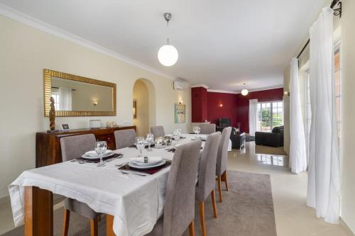 Villa Arade Riverside - Jacuzzi and Heated Pool by SIDE VILLAS in Arrochela