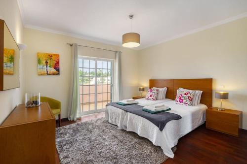 Villa Arade Riverside - Jacuzzi and Heated Pool by SIDE VILLAS in Arrochela