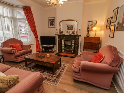 Victoria Cottage Redcar - image 4