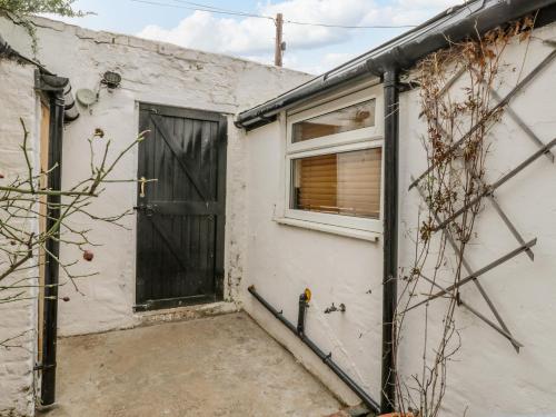 Victoria Cottage Redcar - image 8