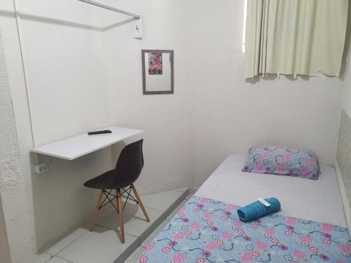 Small Single Room image 10