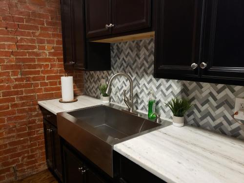 Fresh Modern Industrial split level in Cincinnati, USA