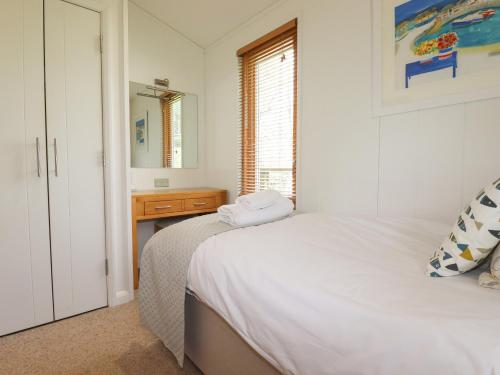 7 Streamside Looe - image 10