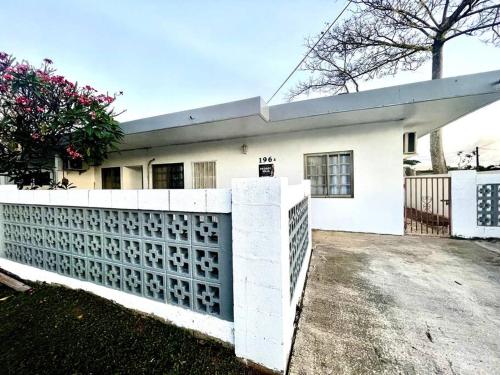 beautiful 4 bedroom tumon house in 塔穆寧