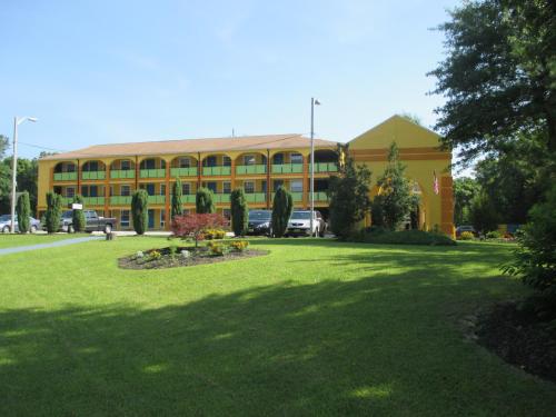 Plum Tree Inn in Williamstown, USA