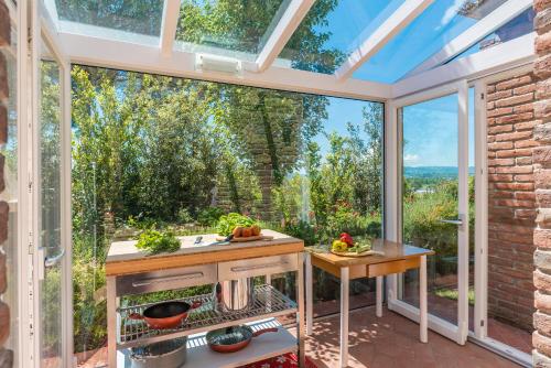 Wonderful Villa in Tuscany with swimming pool and park near Pisa and Florence in Палая