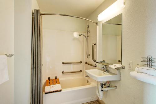 2 double beds