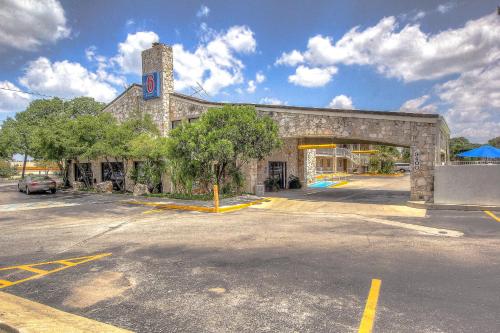 Motel 6 San Antonio, TX - Northwest Medical Center - 출입구